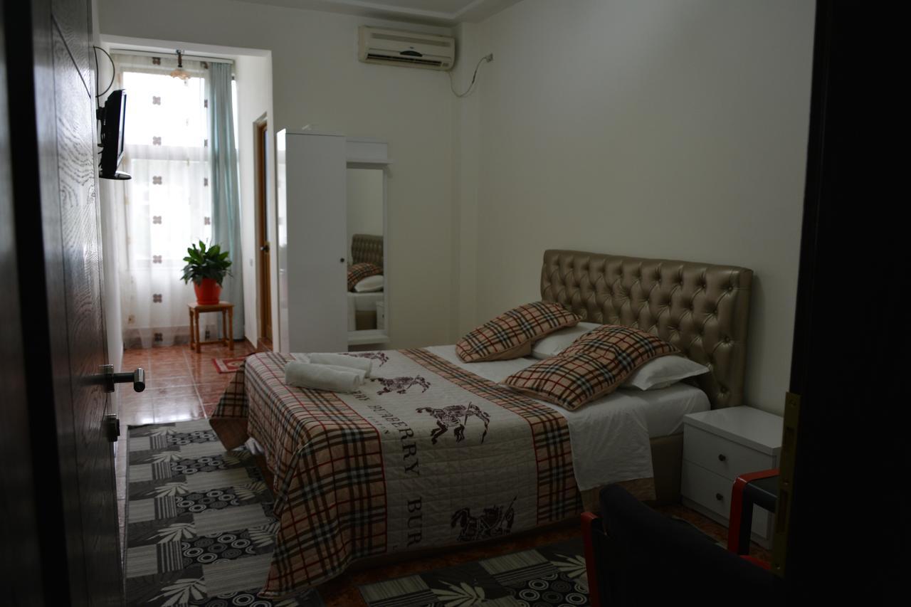 Hotel Arberia Tirana Exterior foto